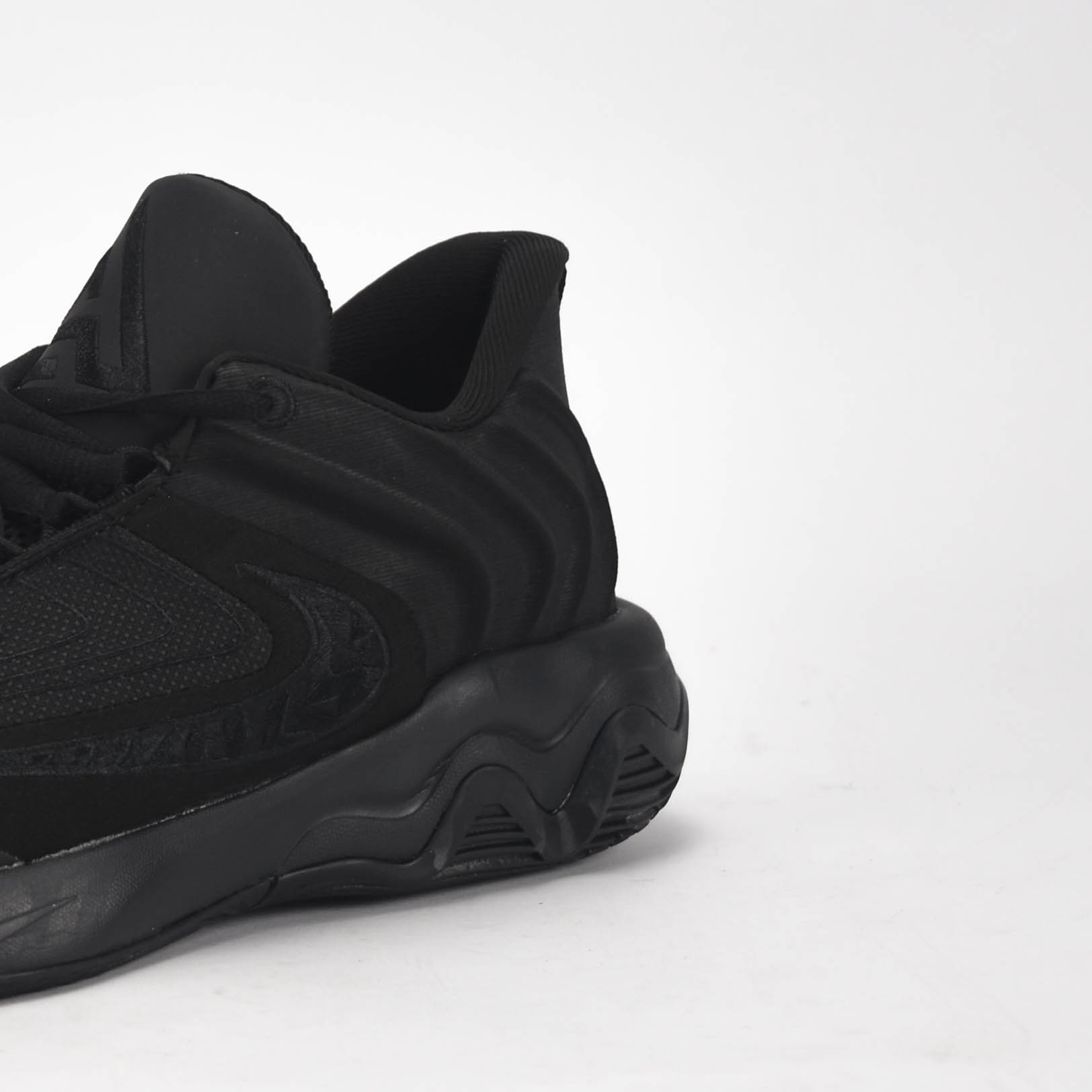 Nike Giannis Immortality 4