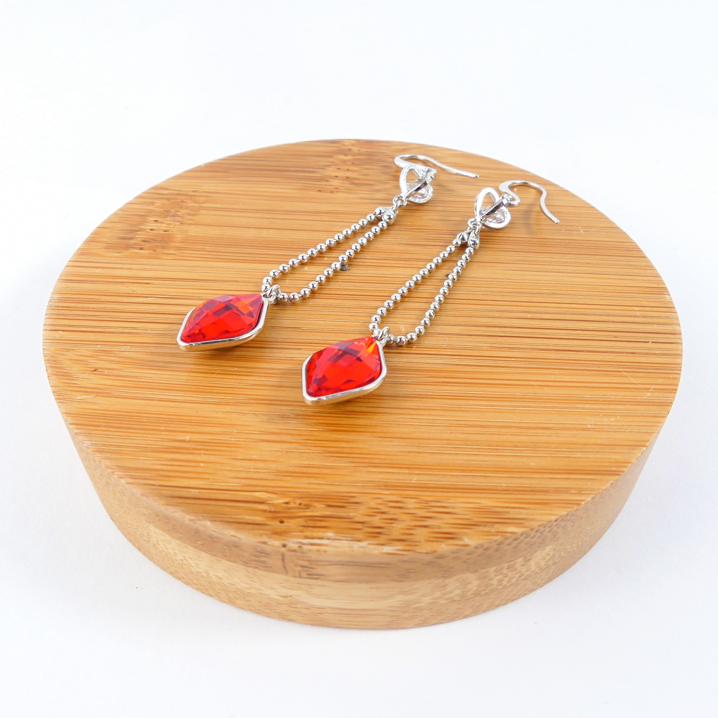 Boucles d'oreilles pendantes carré rouge