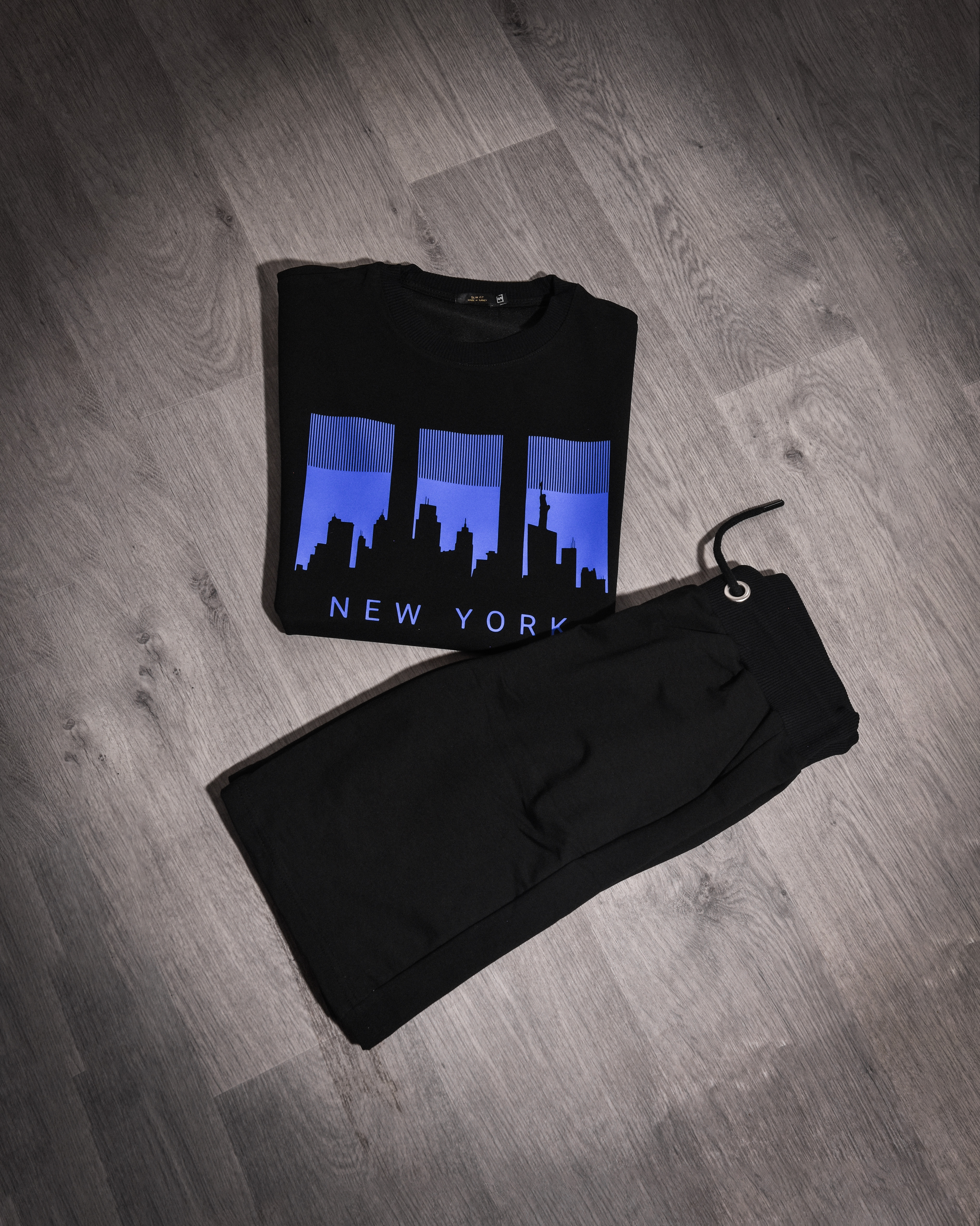 ENSEMBLE NOIR ET BLEU NEW YORK 