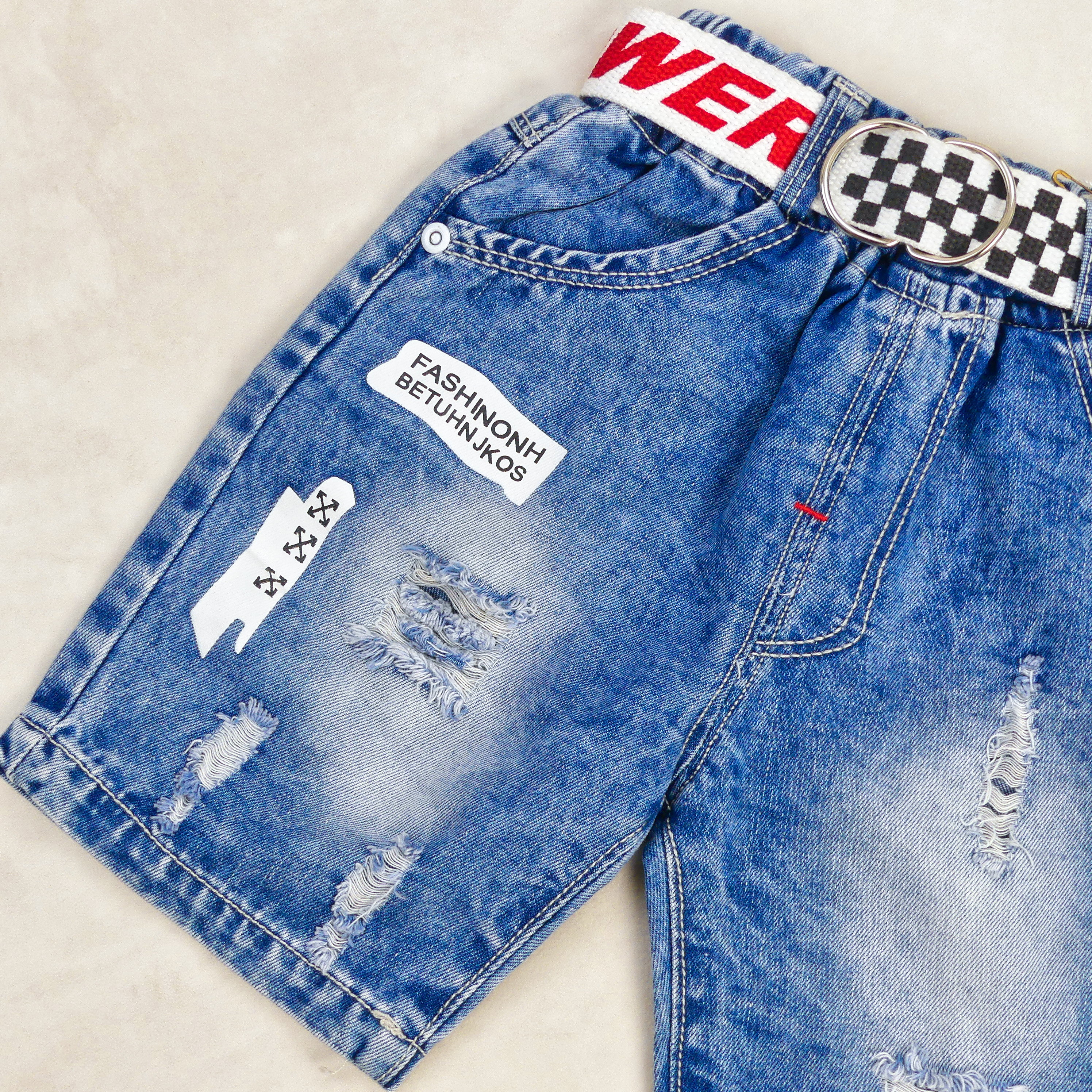 SHORT JEANS BLEU SIMPLE AVEC CEINTURE MOTIF POWER-001