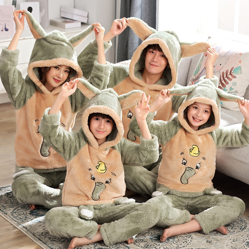 pyjama fourrure vert et beige (motiFe elephant)