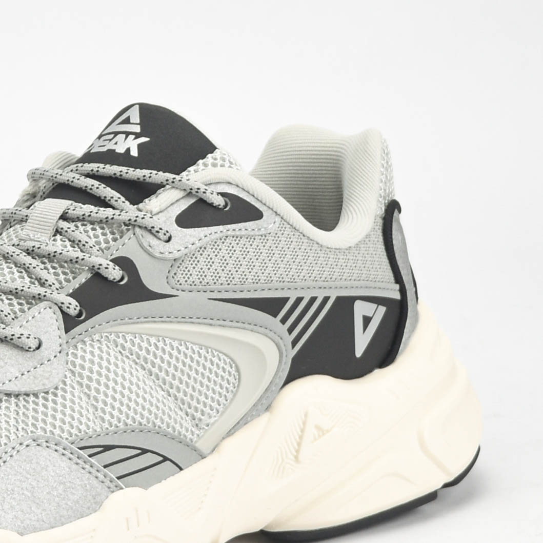 PEAK SHOES