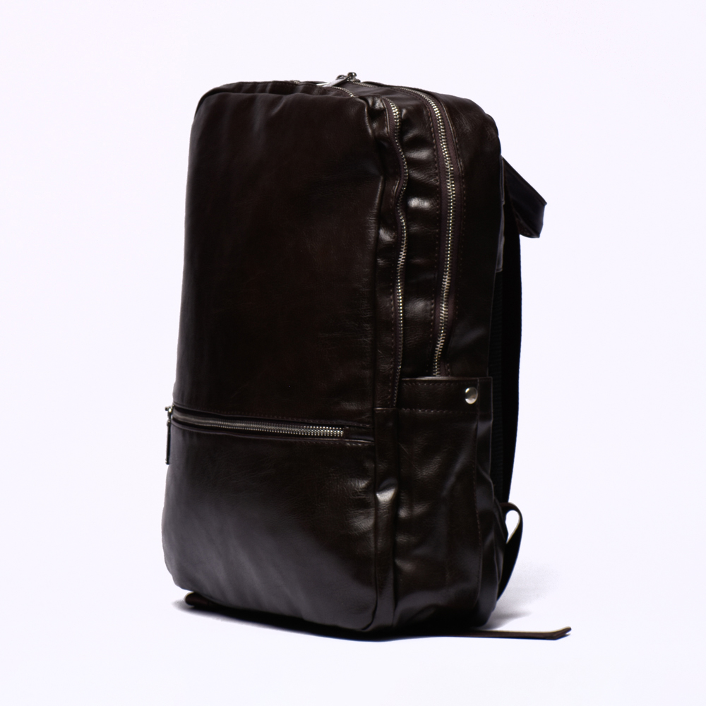 Sac à dos en cuir marron noirci