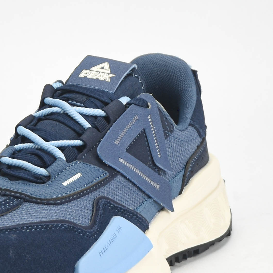 PEAK SHOES