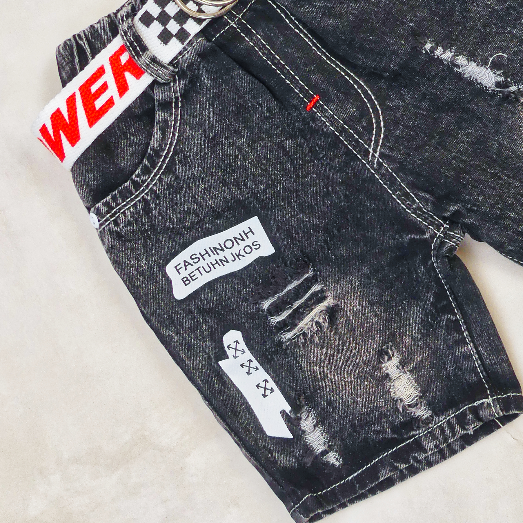 SHORT JEANS NOIR MOTIF FASHIONH BETUHN JKOS