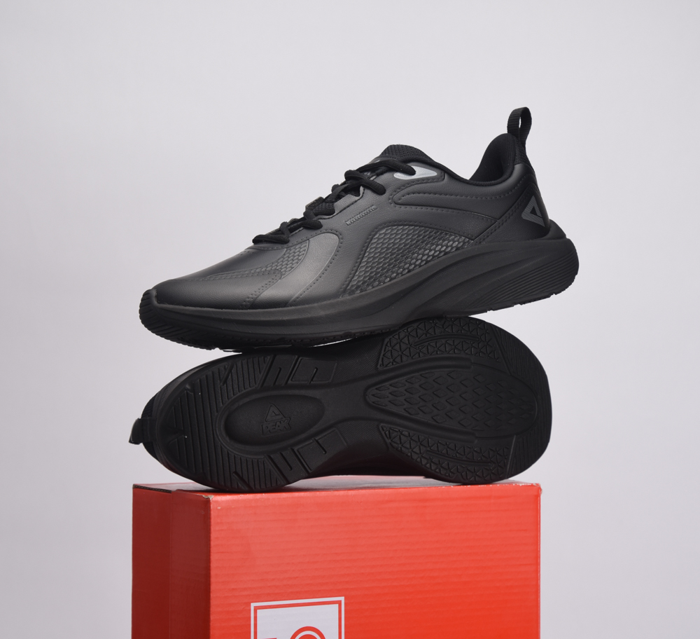 PEAK FOOTWEAR