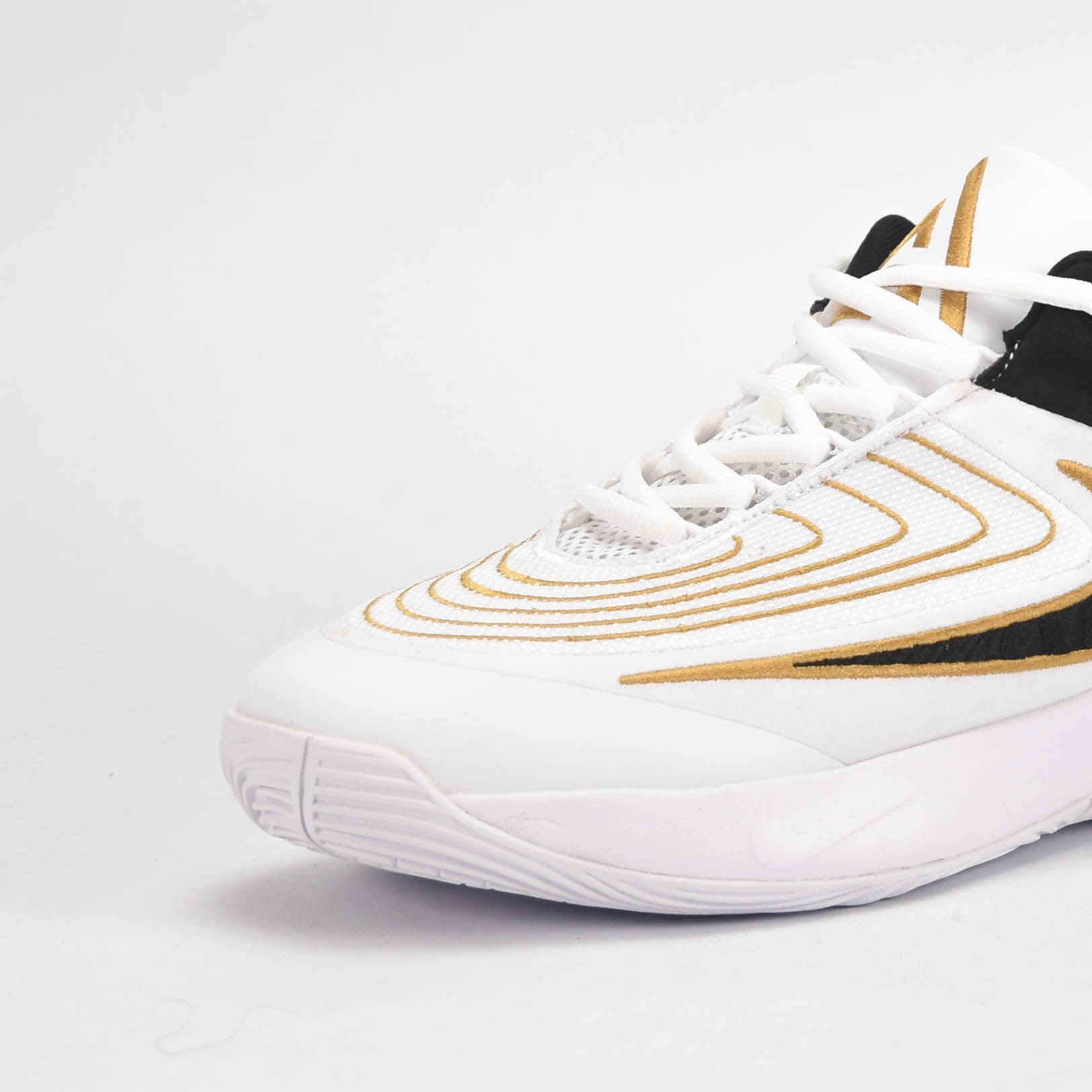 Nike Giannis Immortality 4