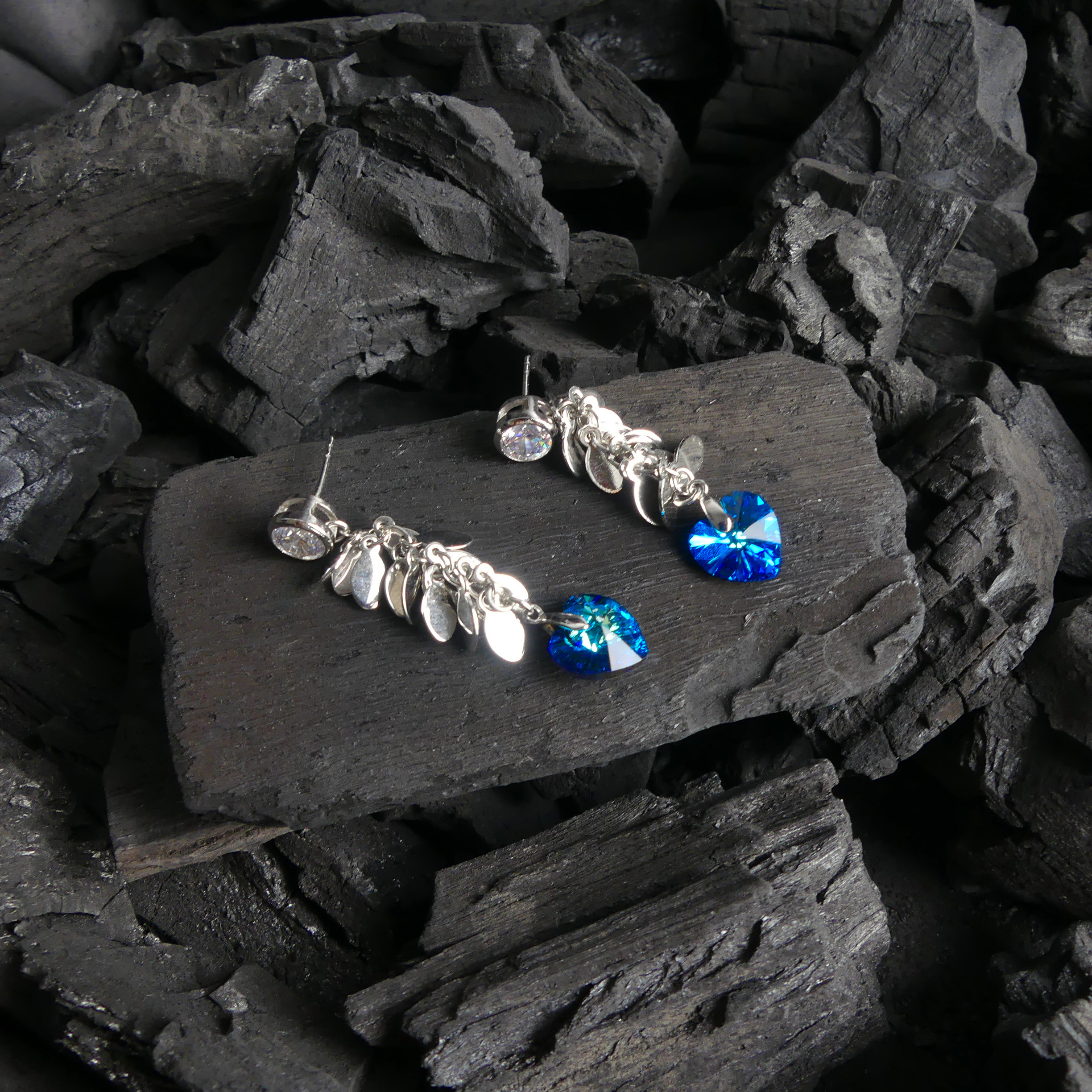 boucle d'oreille pendantes coeur bleu nuit