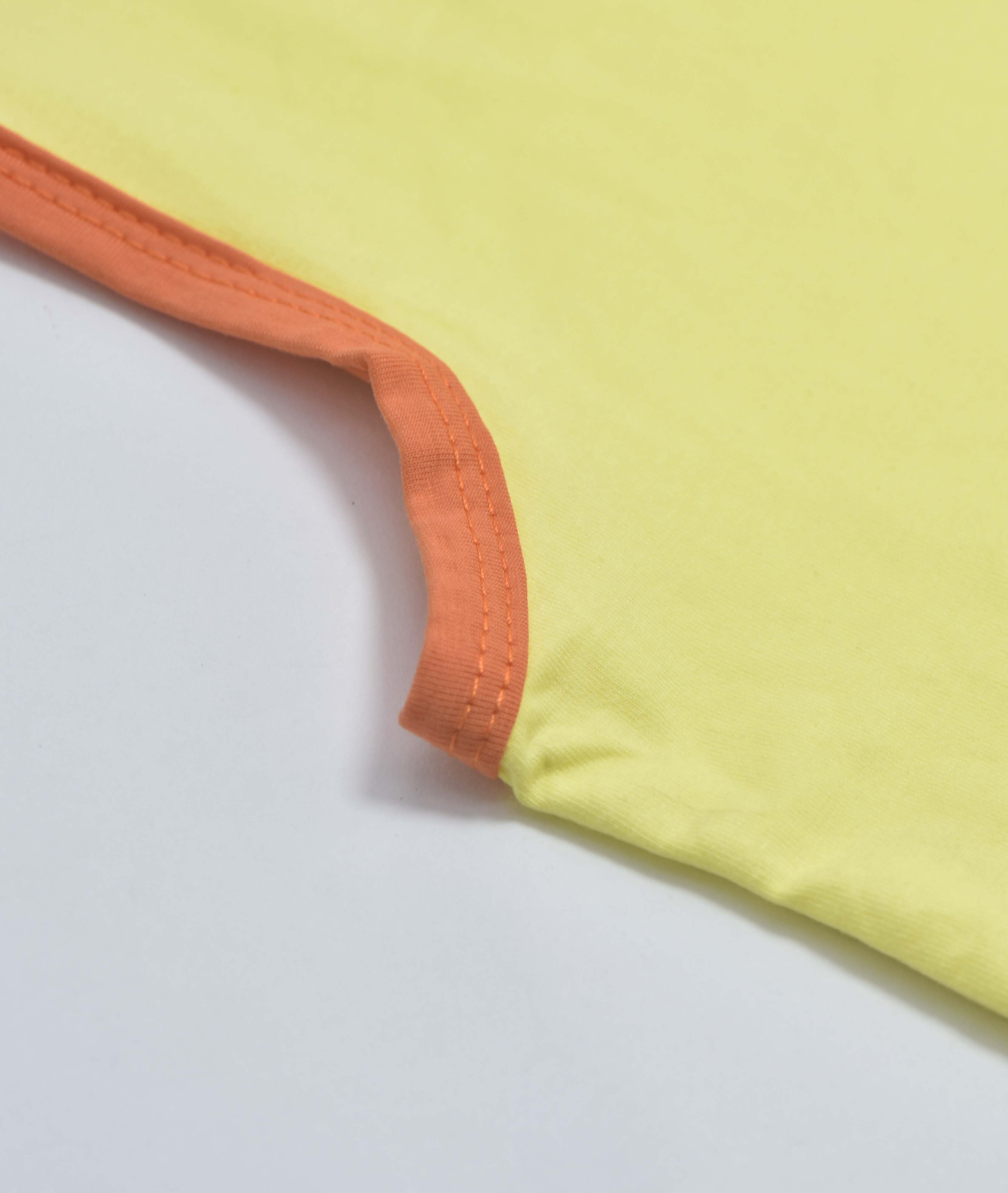 ENSEMBLE GARCON debardeur JAUN ET SHORT MARRON 