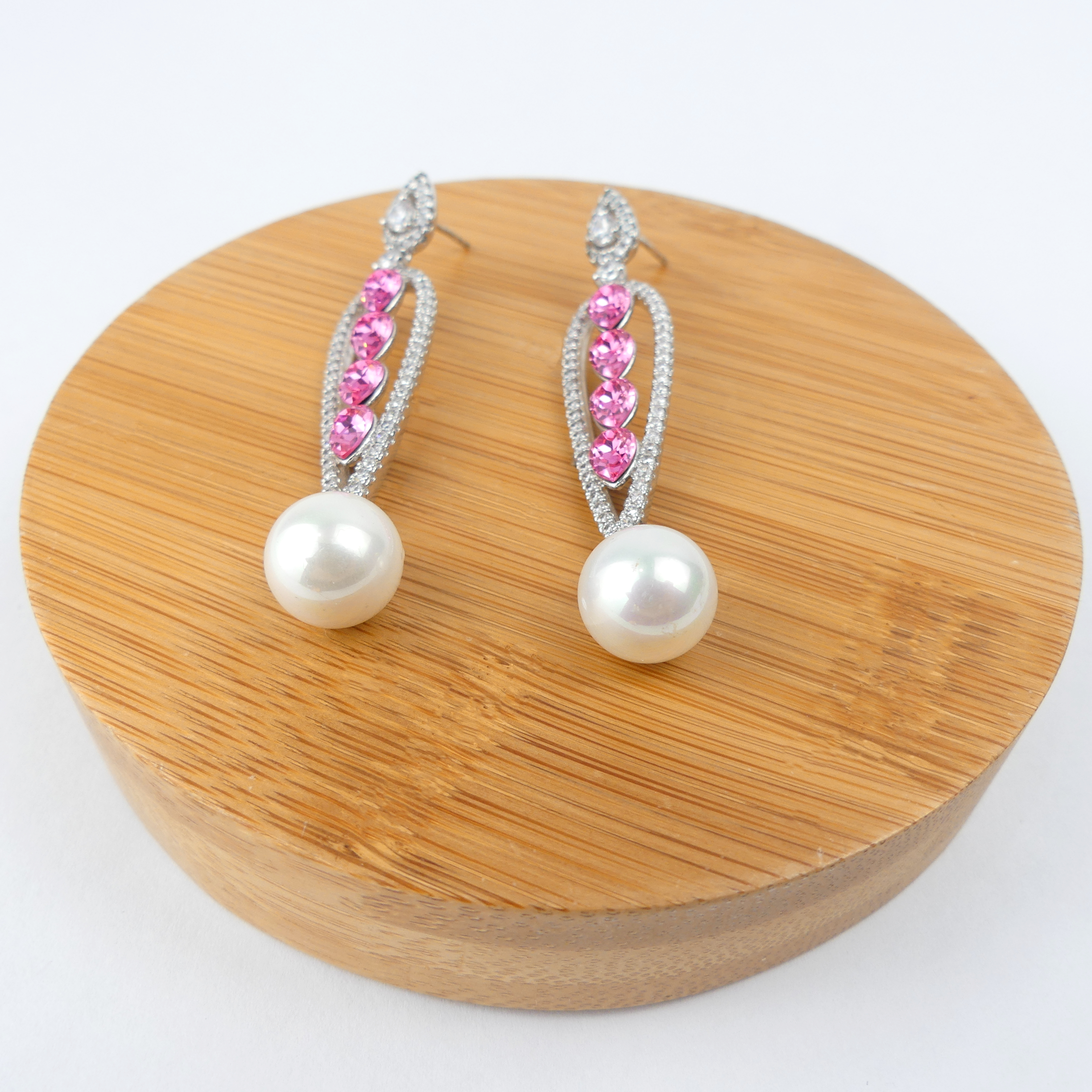 Boucles d'oreilles pendantes quatre goutte culture rose foncé