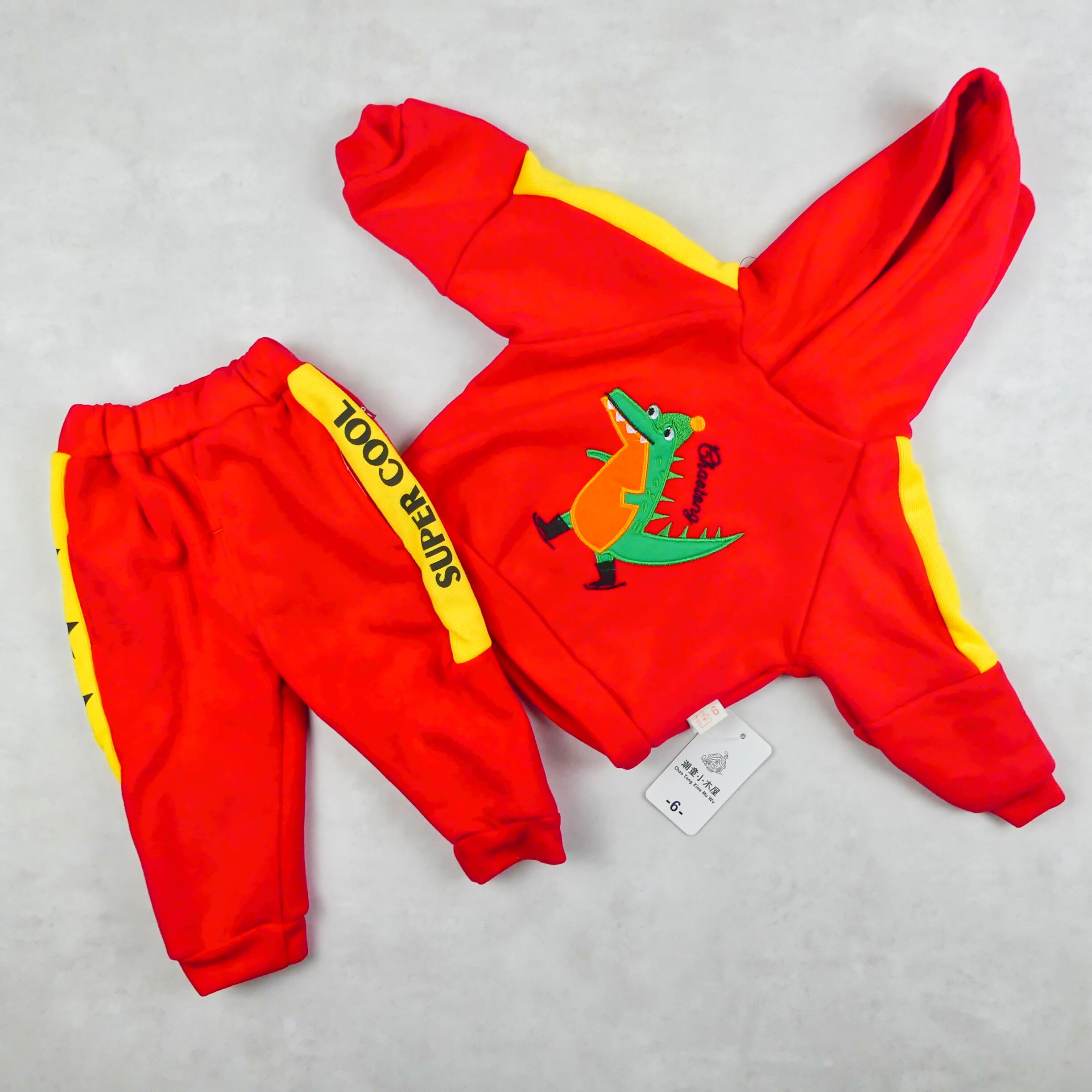 ENSEMBLE CAPUCHE ROUGE ET JAUNE -DINOSAUR VERT ET ROUGE-
