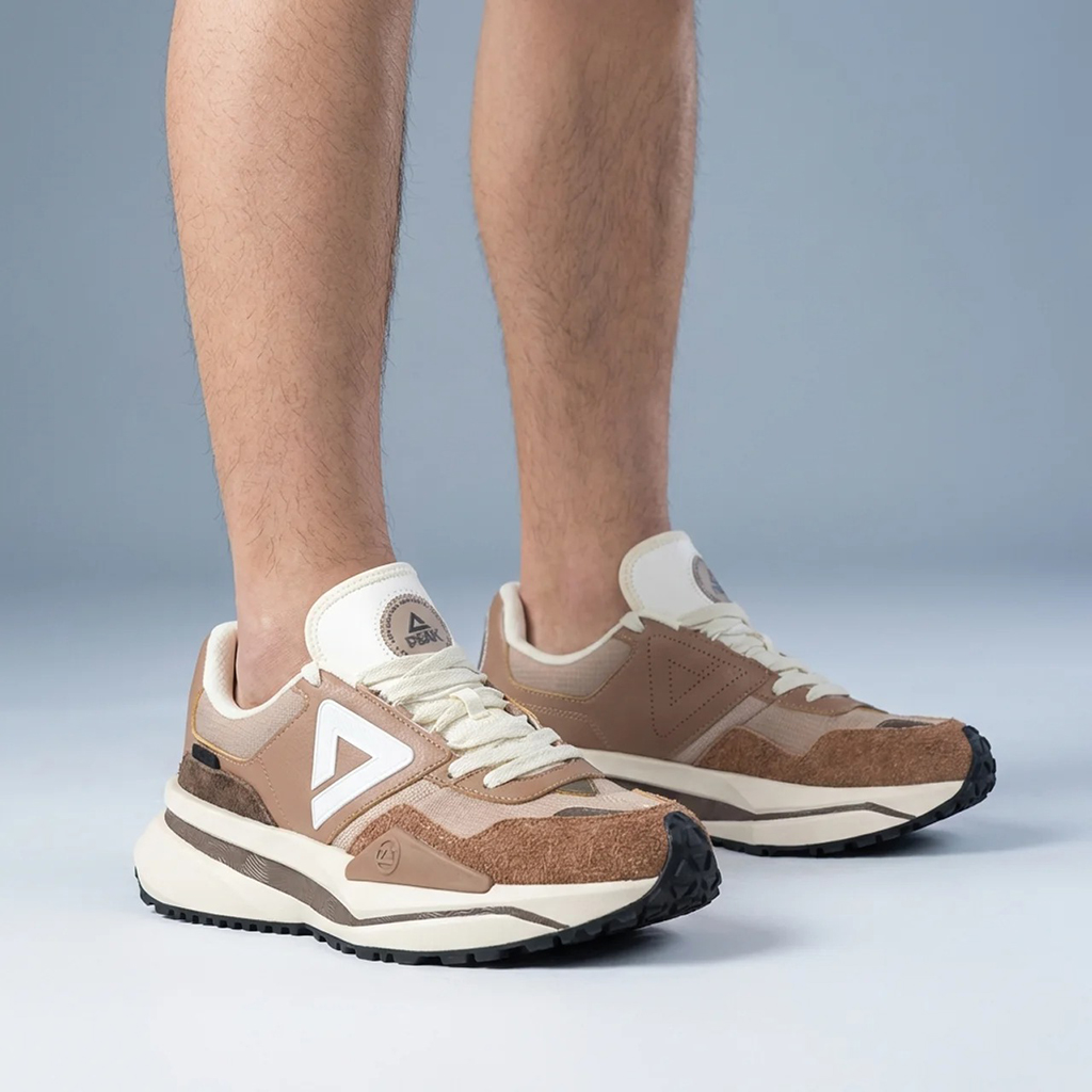 PEAK SHOES