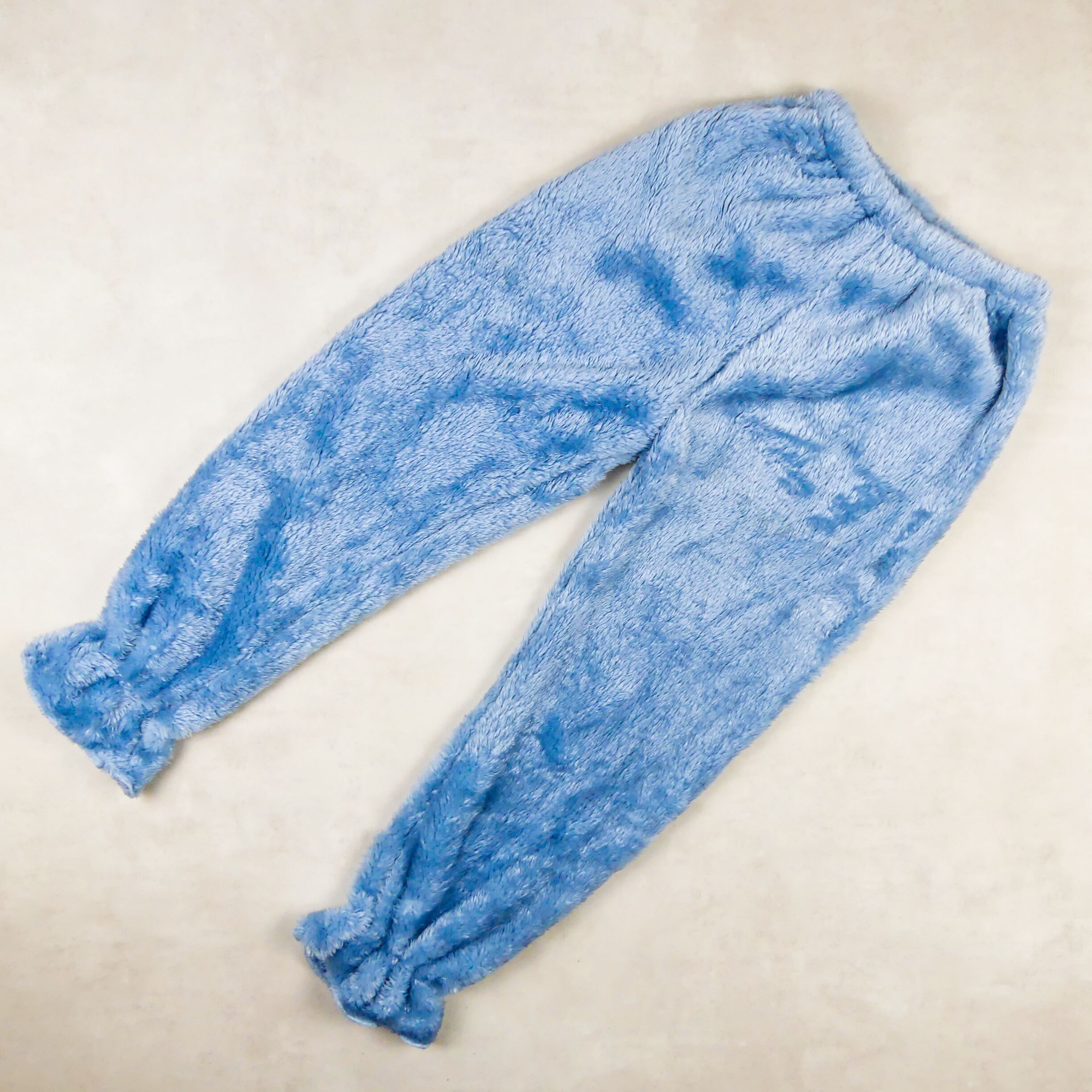 pyjama fourrure bleu -col blanc (SAC FRAISE ) 