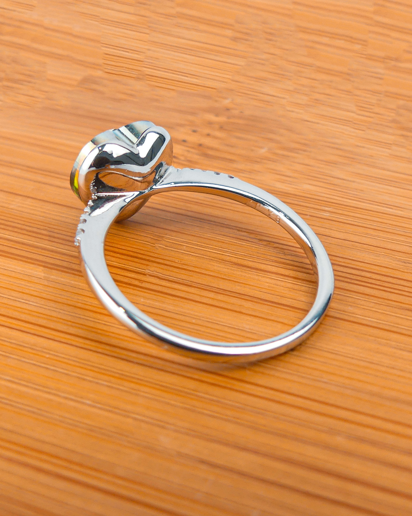 bague coeur verte reflé