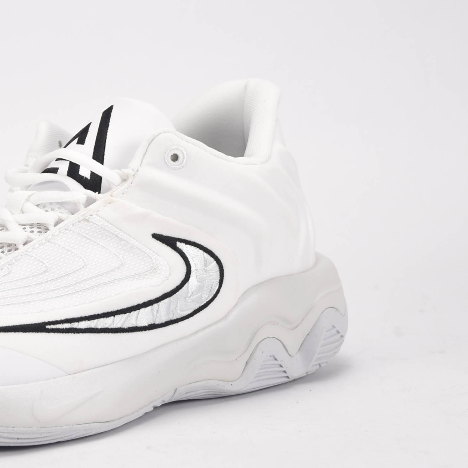 Nike Giannis Immortality 4