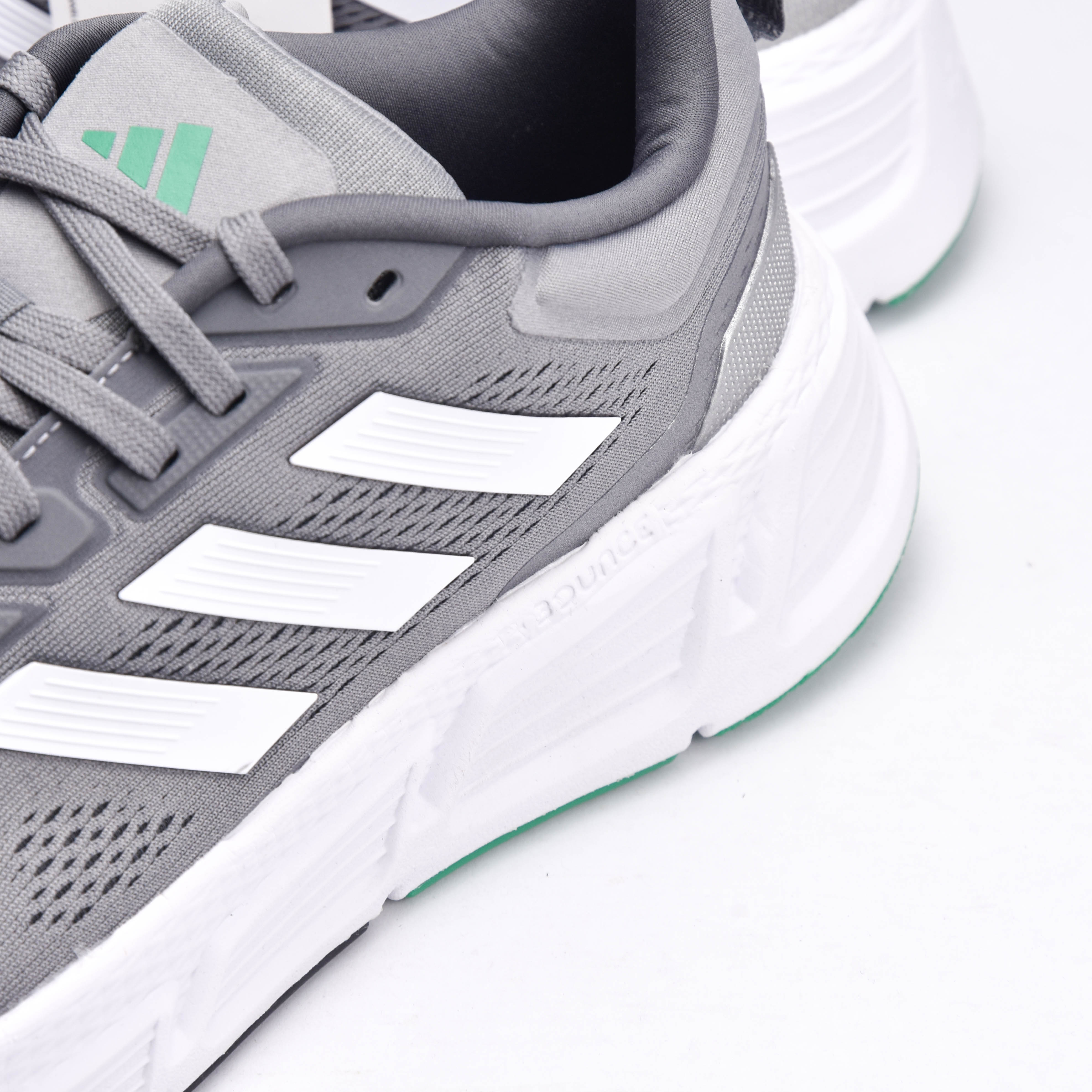ADIDAS QUESTAR