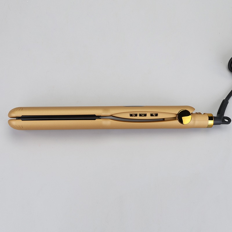 Fer à lisser. Assiettes flottantes avec revêtement céramique et tourmaline.