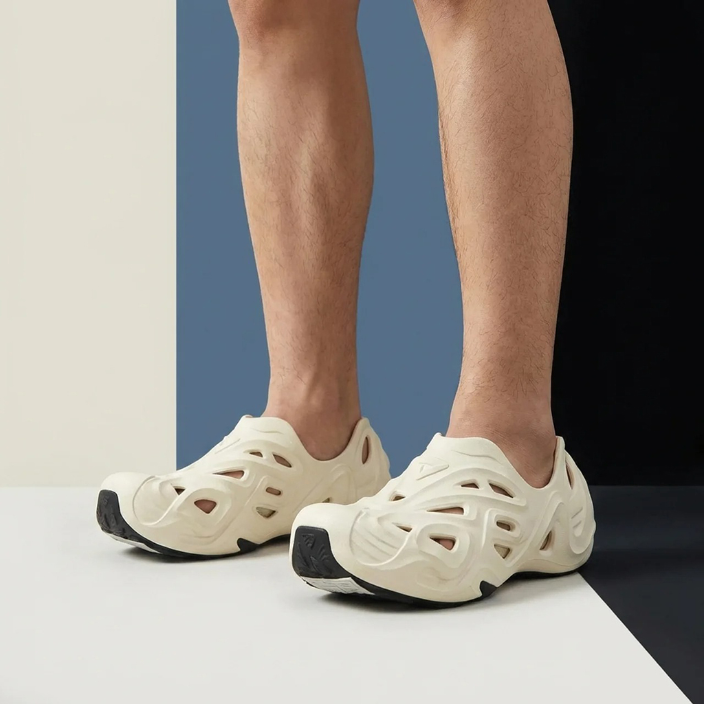 PEAK SANDALS