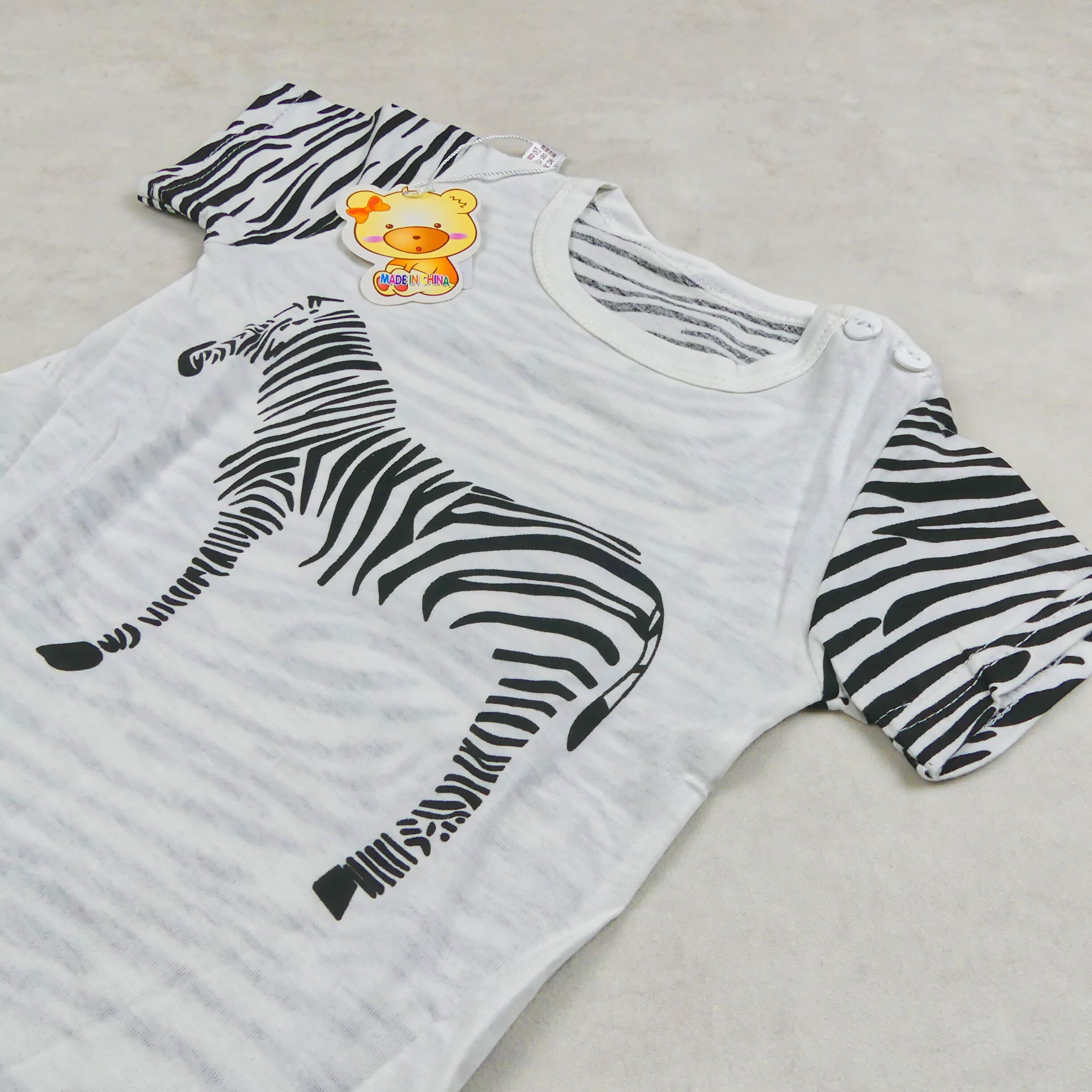 ENSEMBLE BLANC ET NOIR MOTIF zébre 