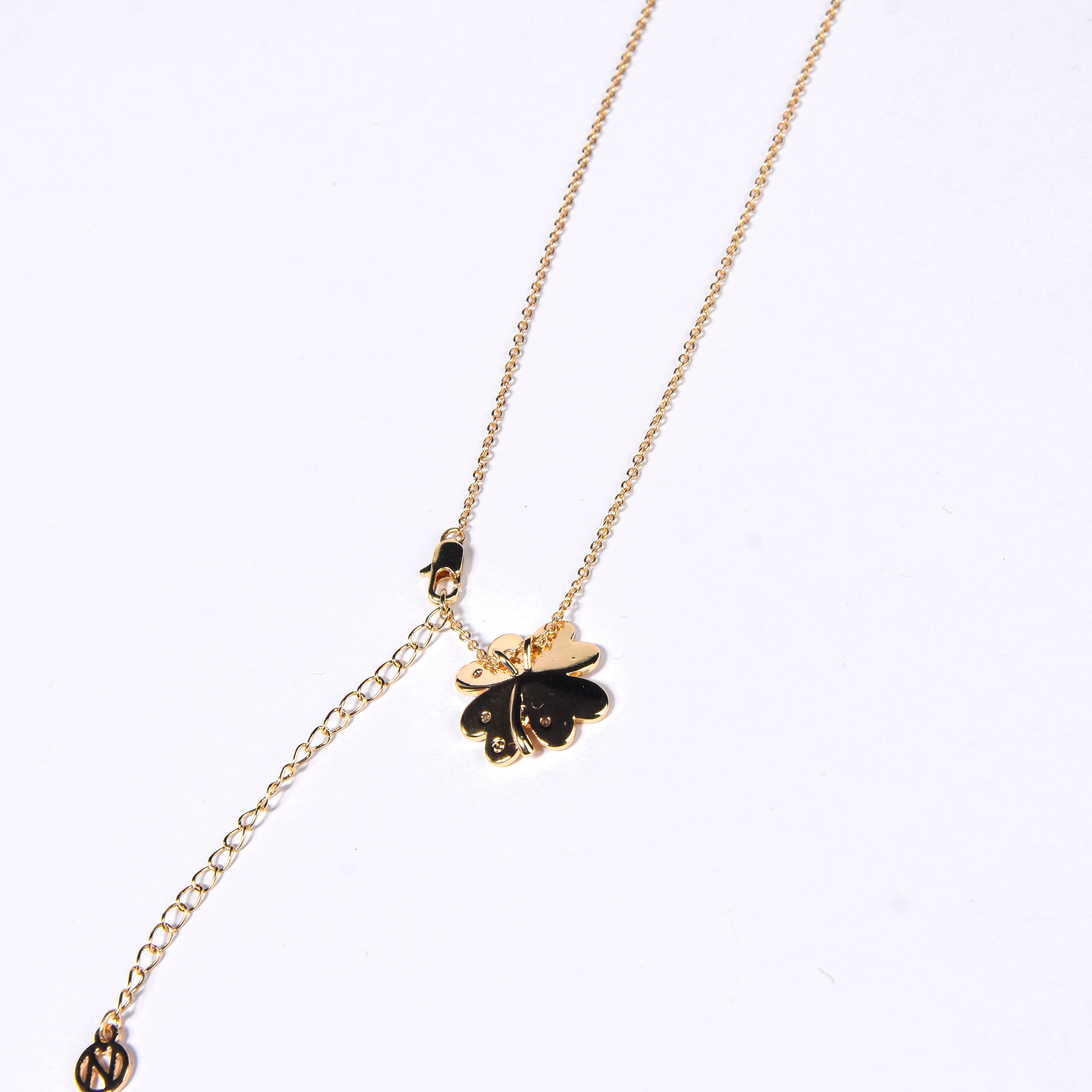 LUCKY CLOVER NECKLACE