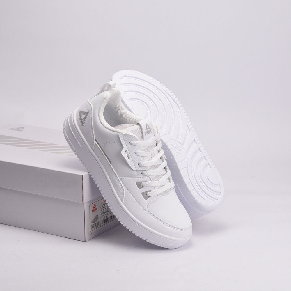 PEAK FOOTWEAR
