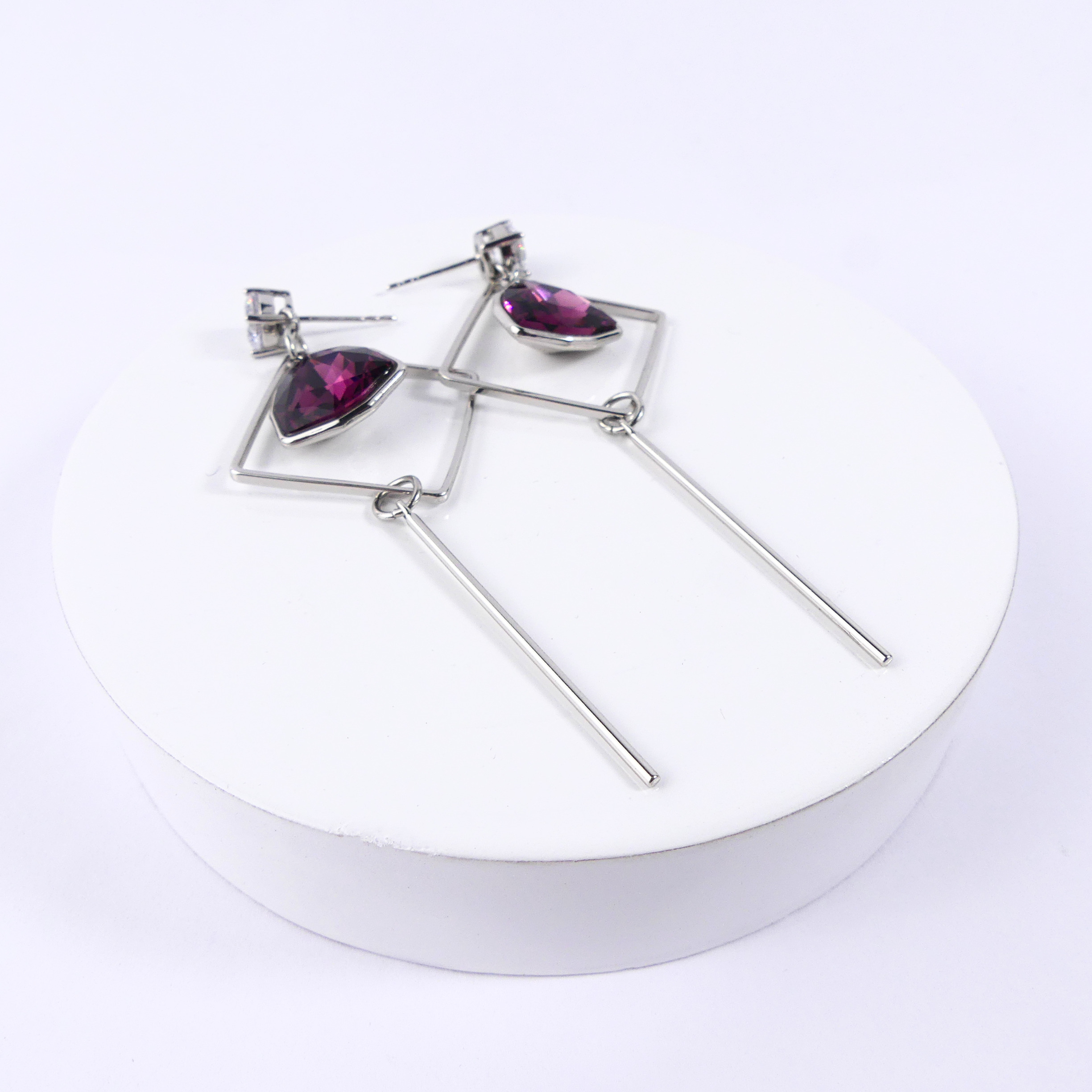 boucle d'oreille pendantes triangle -move