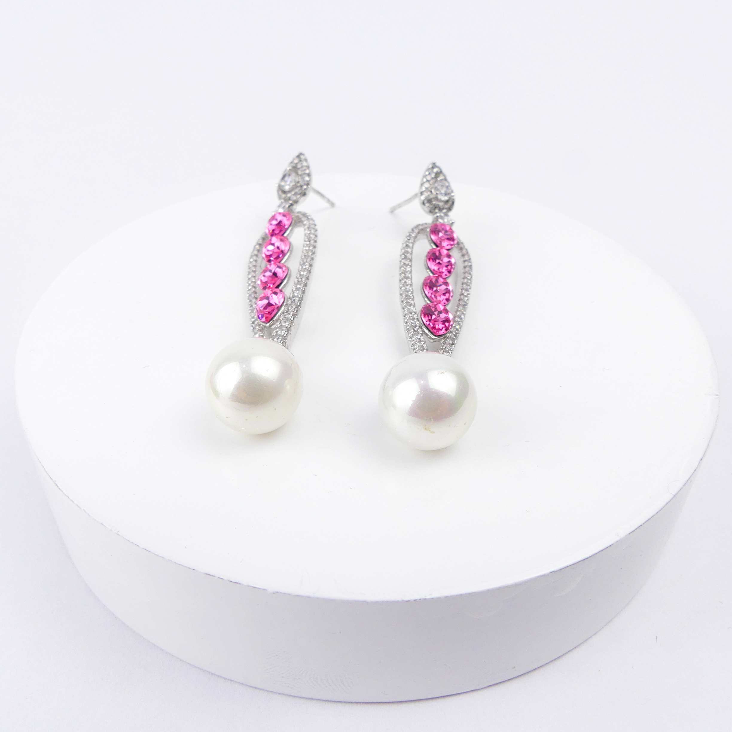 Boucles d'oreilles pendantes quatre goutte culture rose foncé