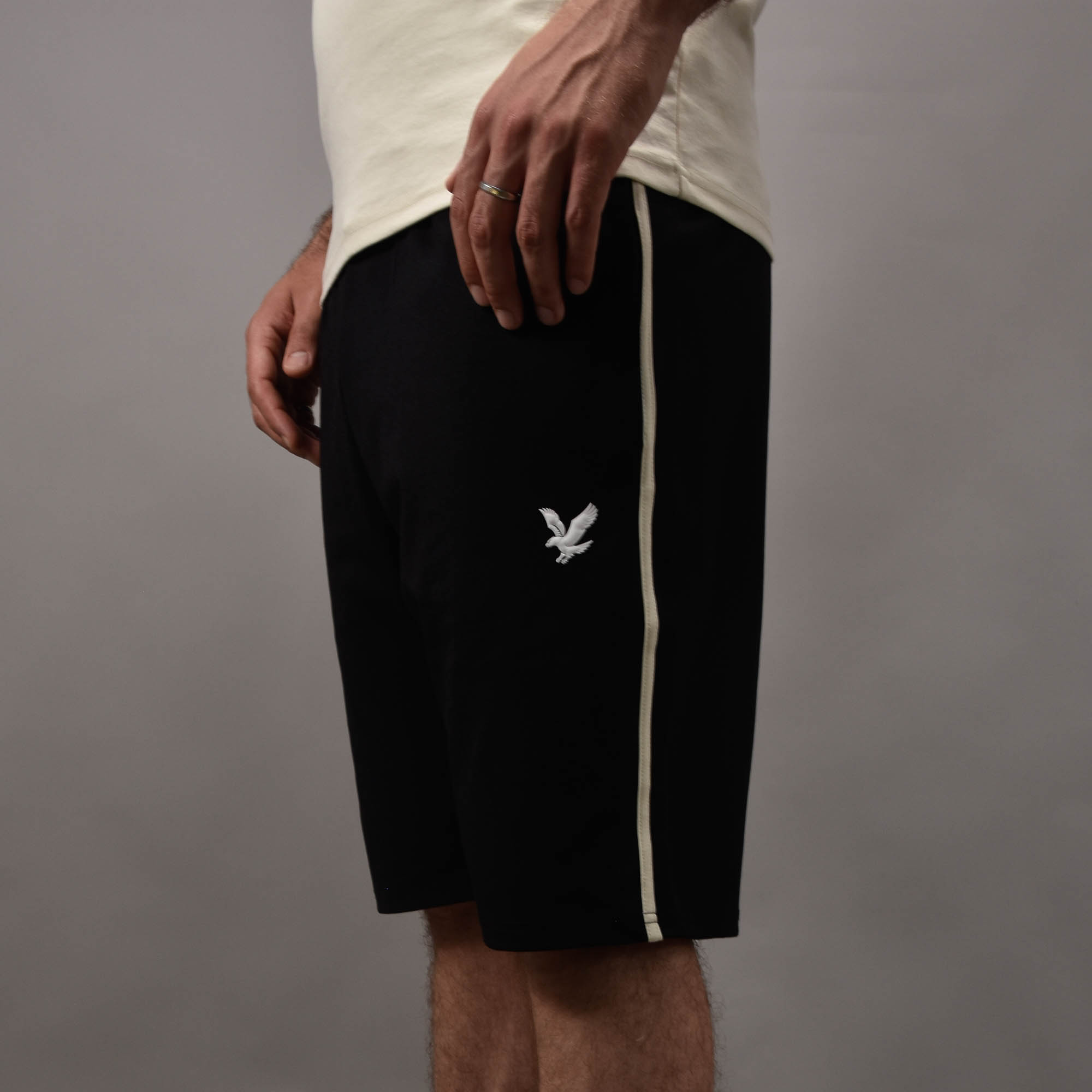 ENSEMBLE EAGLE BLANC CASSÉ NOIR