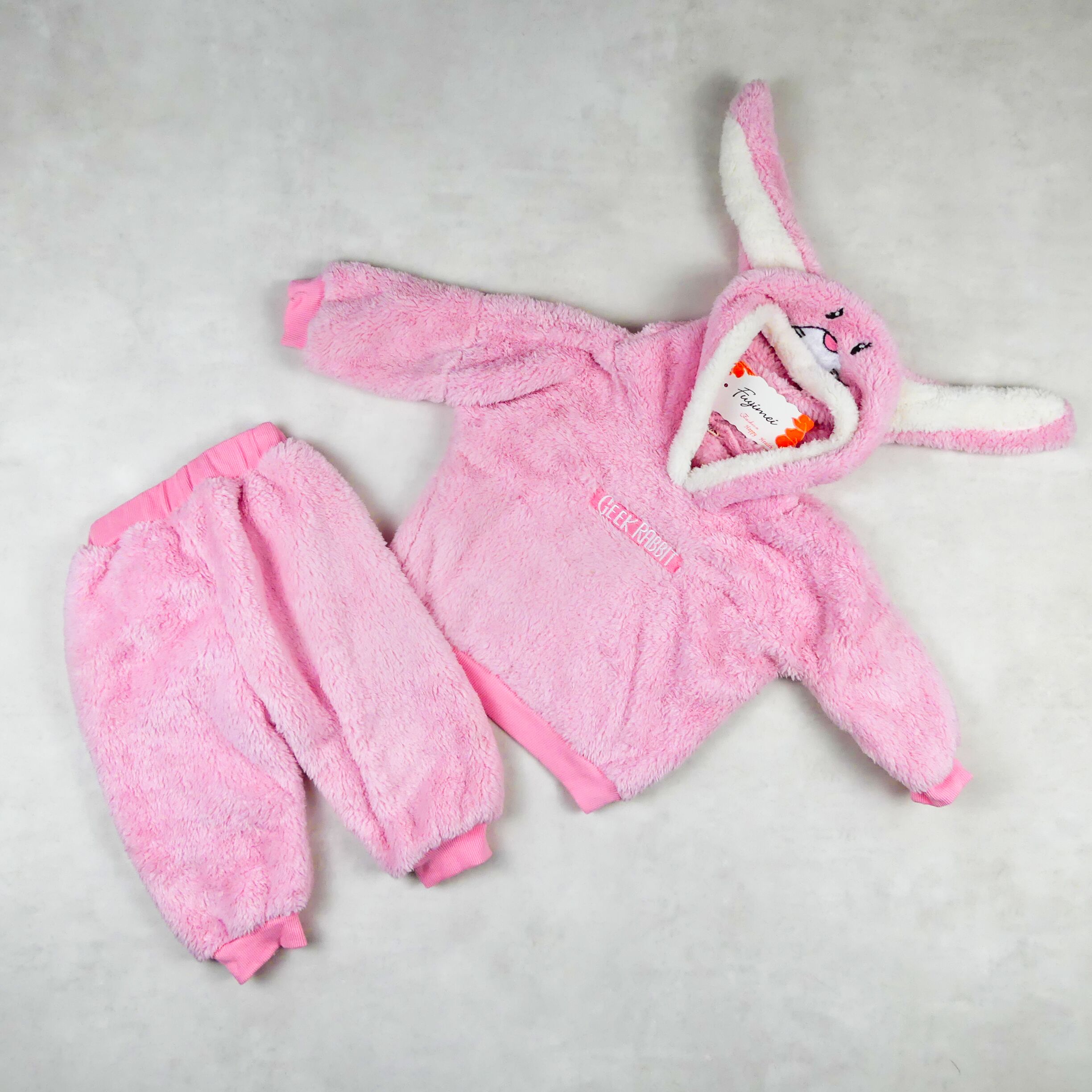 ENSEMBLE LAPIN ROSE -GEEK RABBIT