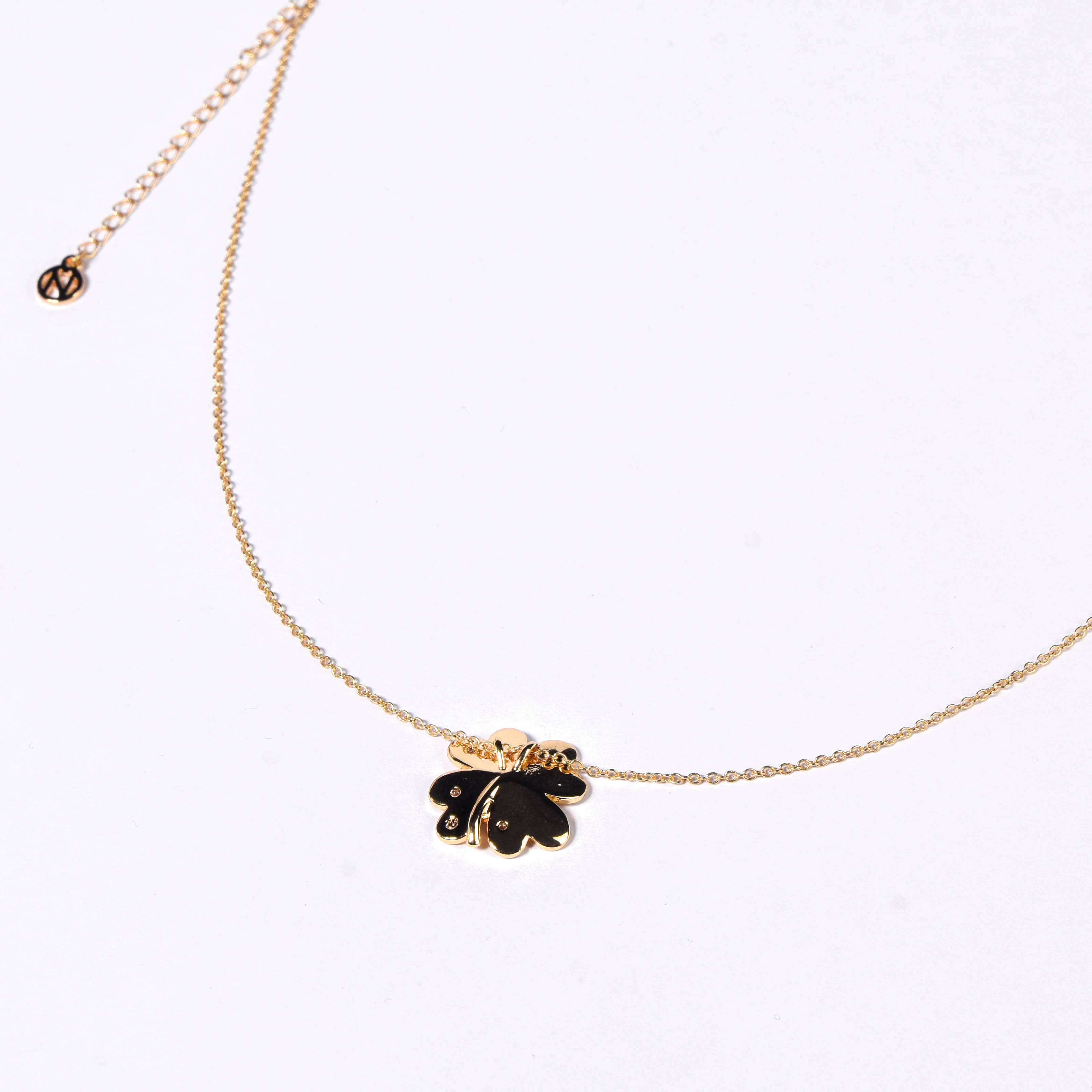 LUCKY CLOVER NECKLACE