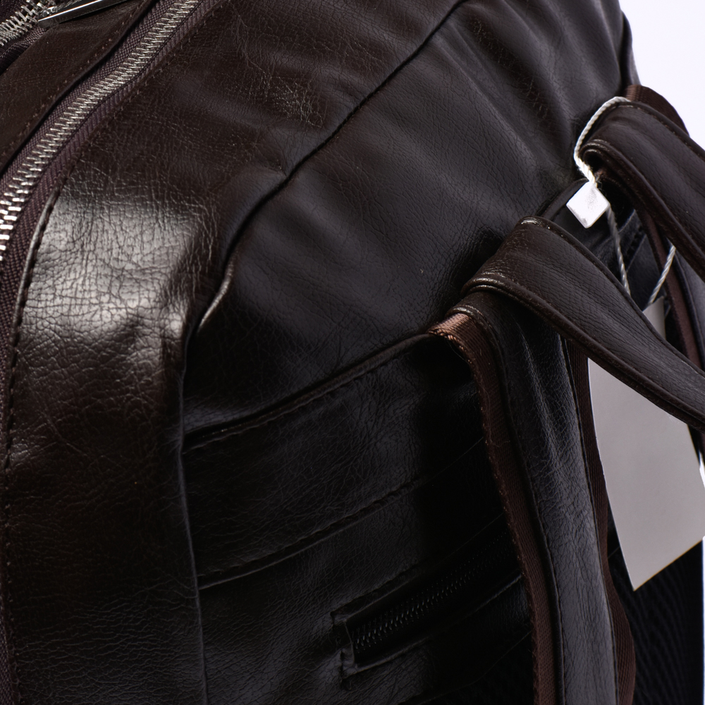 Sac à dos en cuir marron noirci