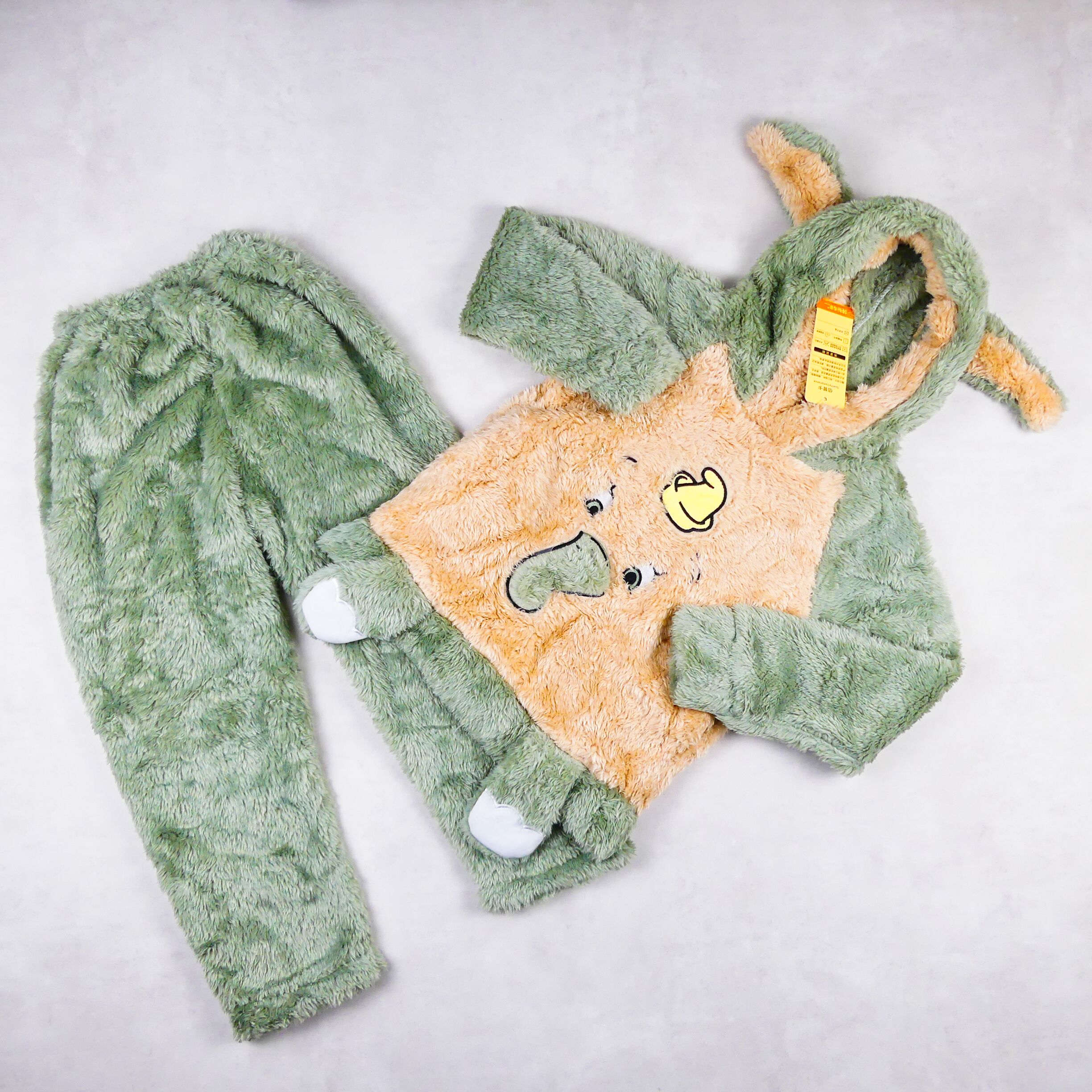 pyjama fourrure vert et beige (motiFe elephant)