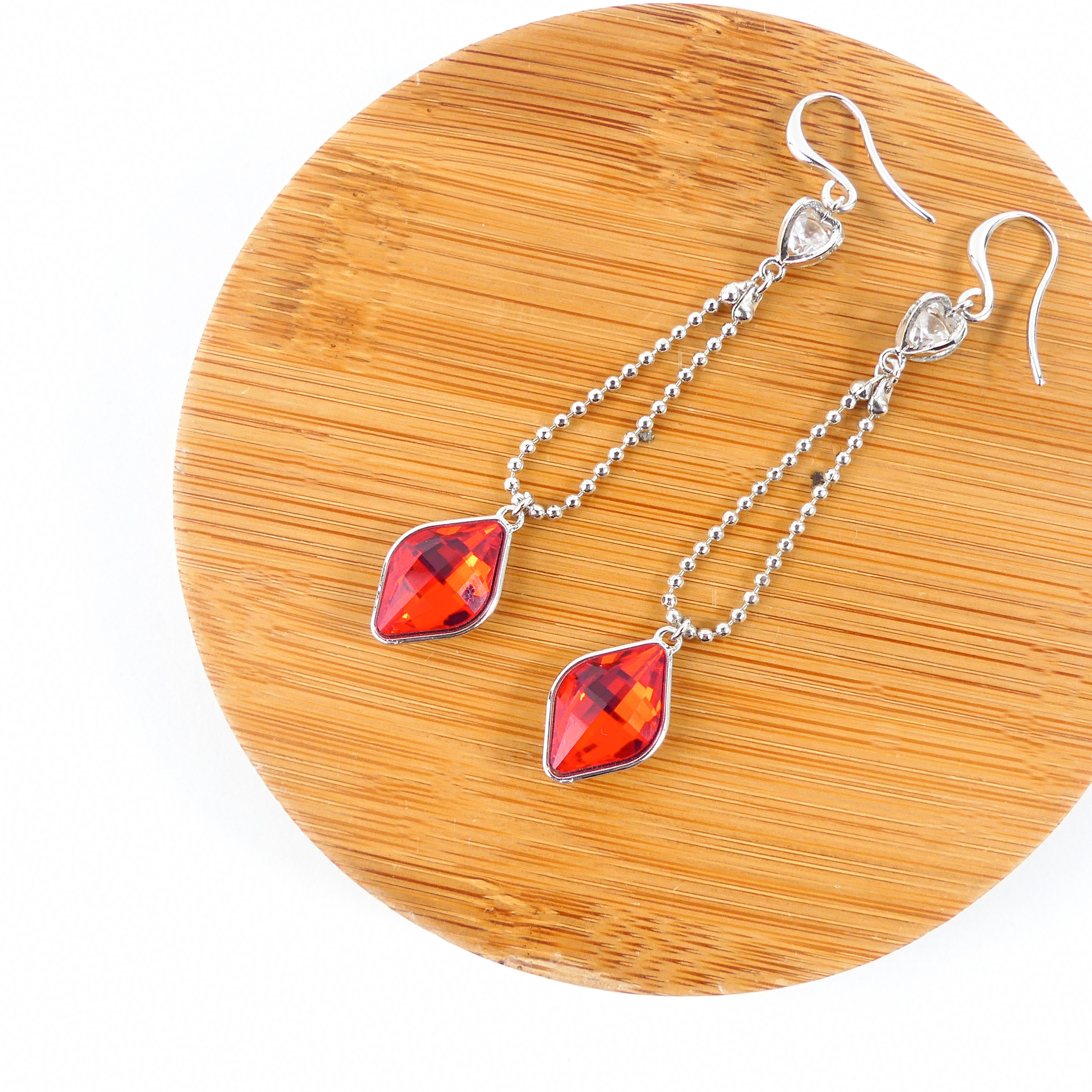 Boucles d'oreilles pendantes carré rouge