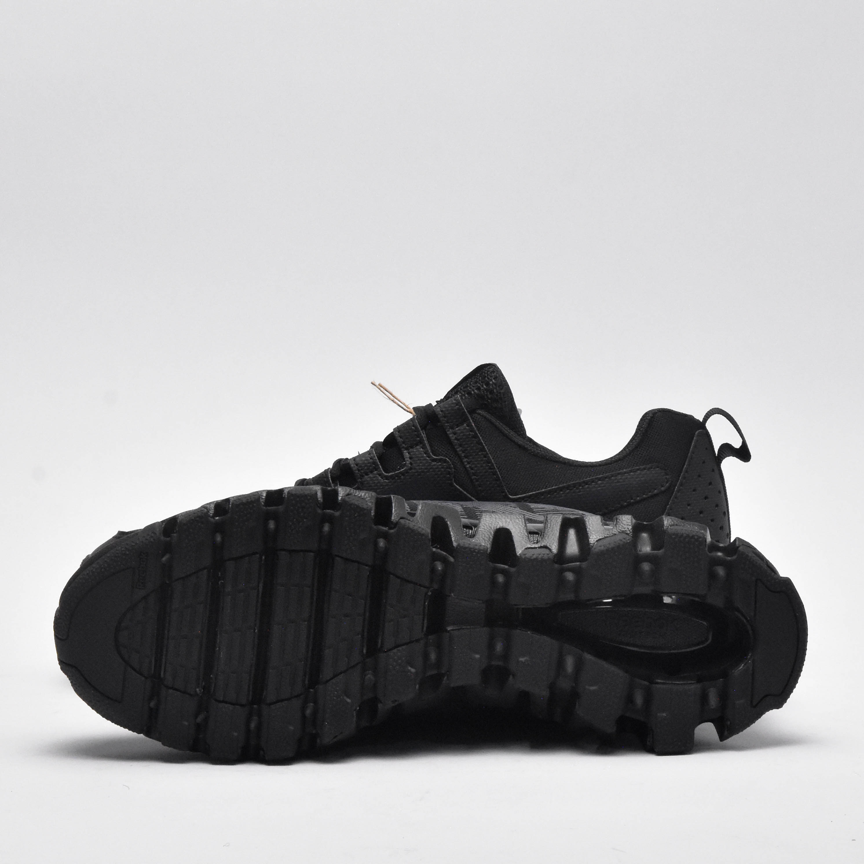 REEBOK ZIGWILD TR 6