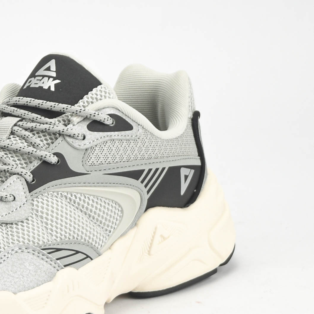 PEAK SHOES