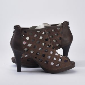 SANDALE ANGELA THOMPSON