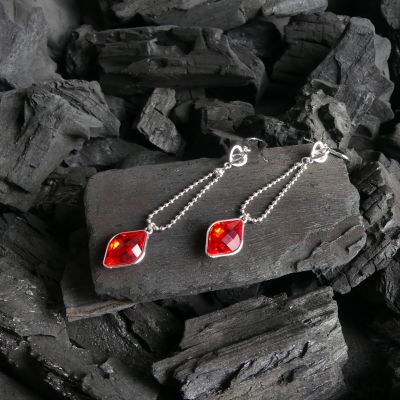 Boucles d'oreilles pendantes carré rouge