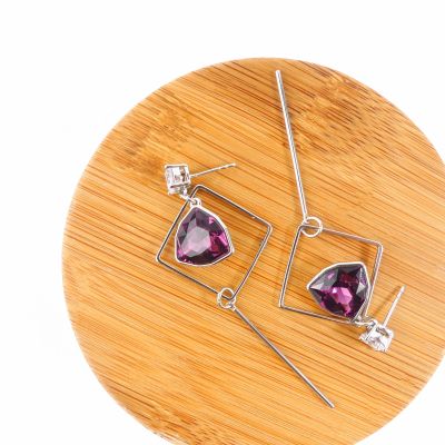 boucle d'oreille pendantes triangle -move