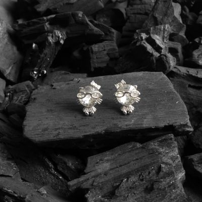 boucle d'oreille chat blanc