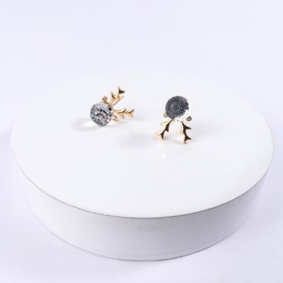 boucle d'oreille gazelle boule reflet blanc 
