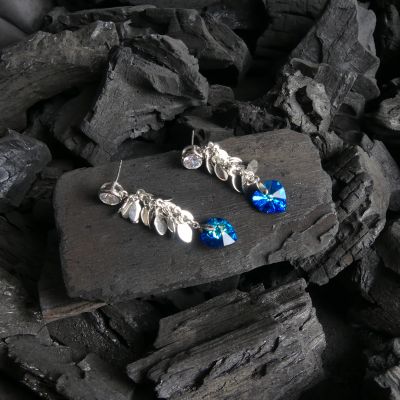 boucle d'oreille pendantes coeur bleu nuit