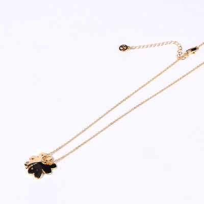 LUCKY CLOVER NECKLACE