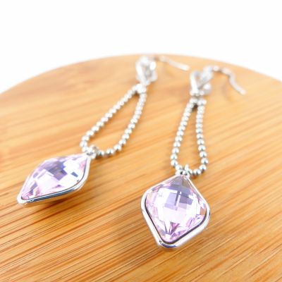 Boucles d'oreilles pendantes carré rose clair