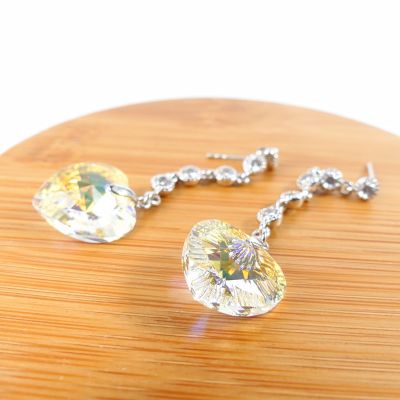 boucle d'oreille pendantes coeur  jaune reflé