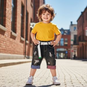 Pantacourt Jeans noir  avec Bordure a carreau Bleu et rouge