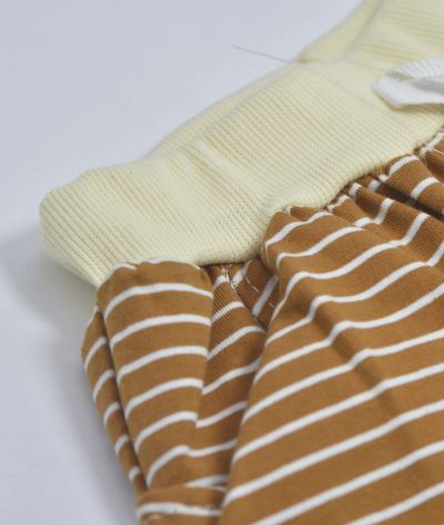 ENSEMBLE GARCON debardeur JAUN ET SHORT MARRON 