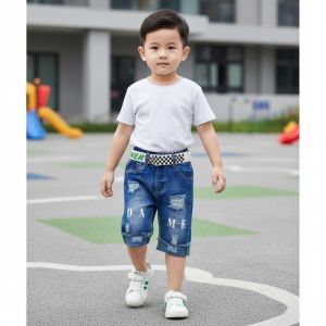 SHORT JEANS bleu MOTIF DAME 