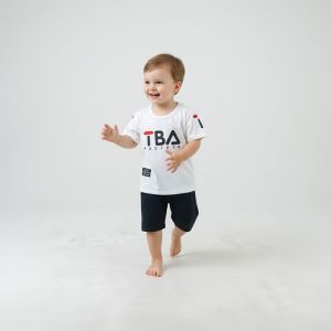 ENSEMBLE  TRICOT BLANC ET SHORT NOIR MOTIF TBA PACIFIC