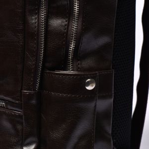 Sac à dos en cuir marron noirci