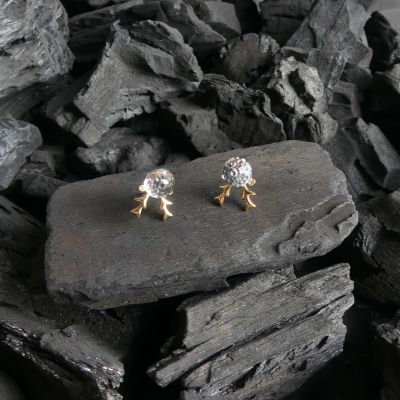 boucle d'oreille gazelle boule reflet blanc 